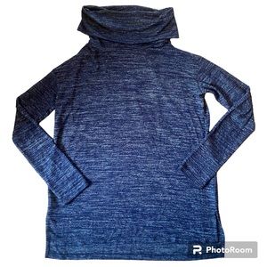 Gap woman’s turtleneck sweater